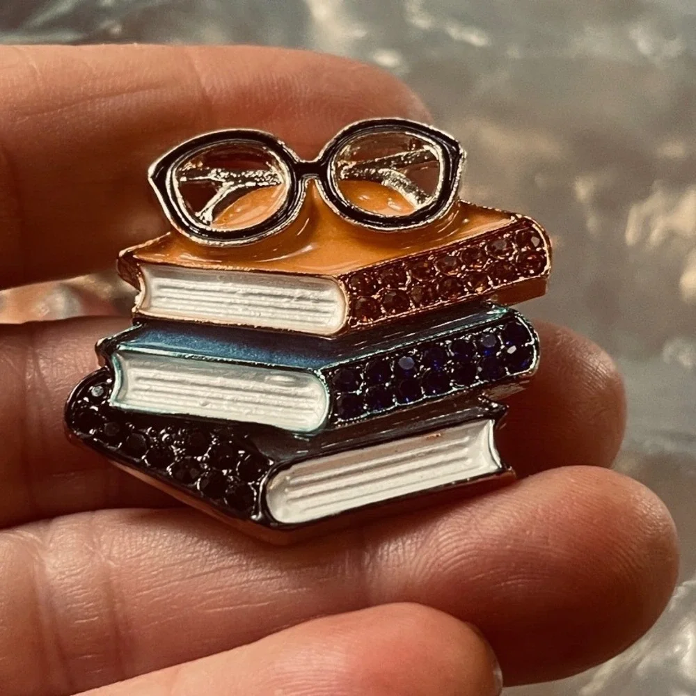 Teachers Book Stack Glasses Enamel Brooch Rhinestone Librarian Pin Gold Tone